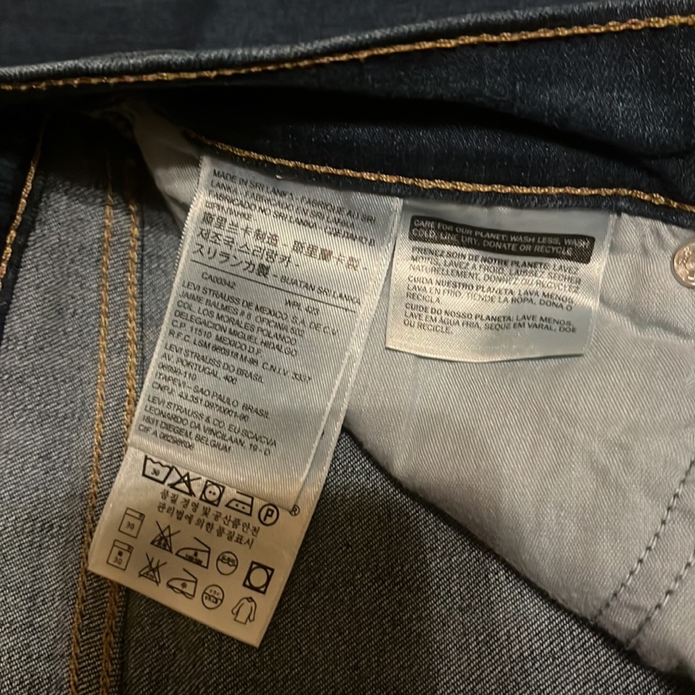 Levi’s Dark Wash Capri Jeans 32 - Picture 9 of 10